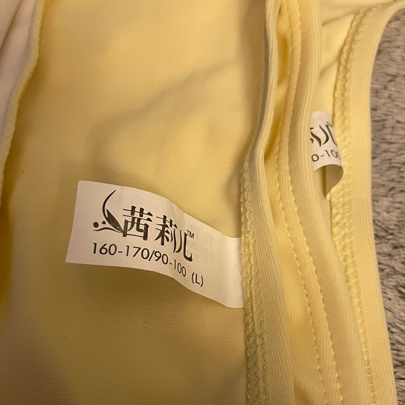 Yellow Ruffled Bikini Set - Picture 3 of 4